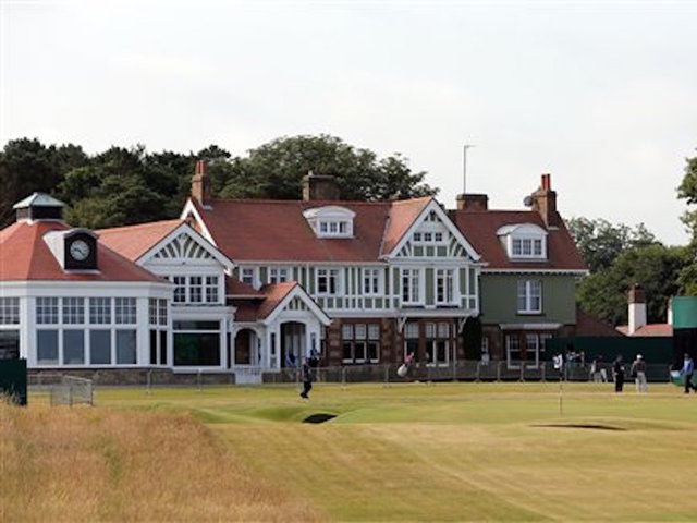 Muirfield banned from hosting British Open