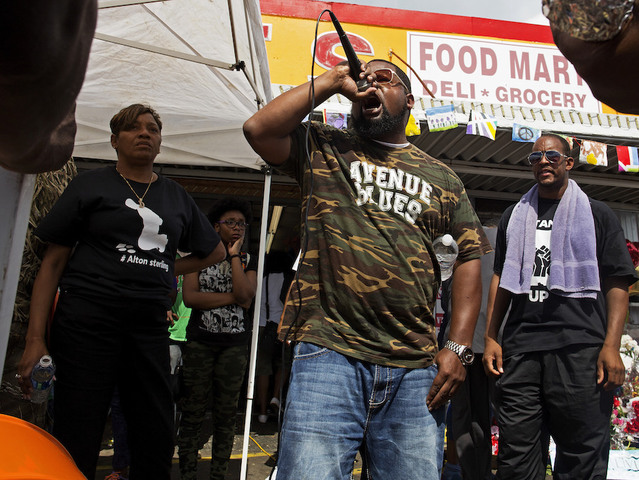 Clashes occur at Saturday's Baton Rouge protest; some arrested, disarmed