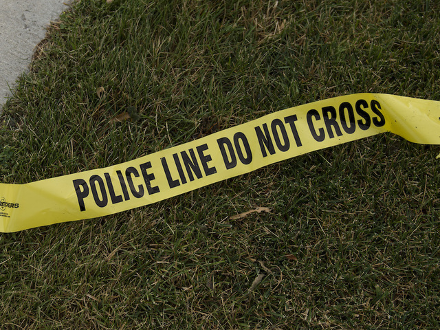 Shooter at crowded Louisville park kills 2, hurts 4 during annual Thanksgiving football game