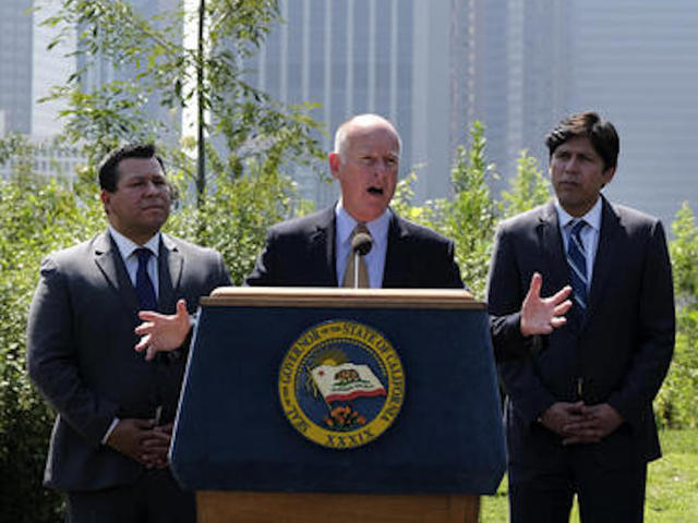 California governor extends state's landmark climate change law