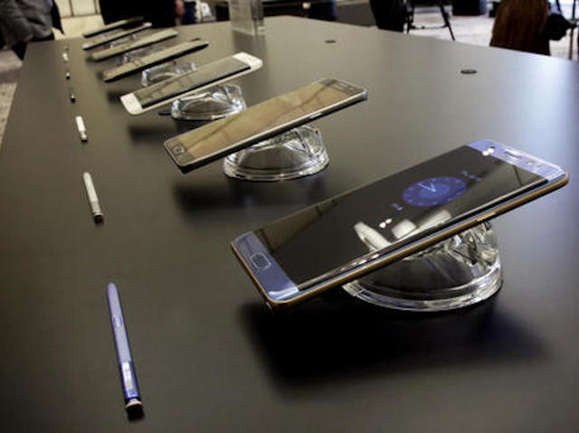 Officials recall 1M Samsung Note 7 phones for risk of battery explosion