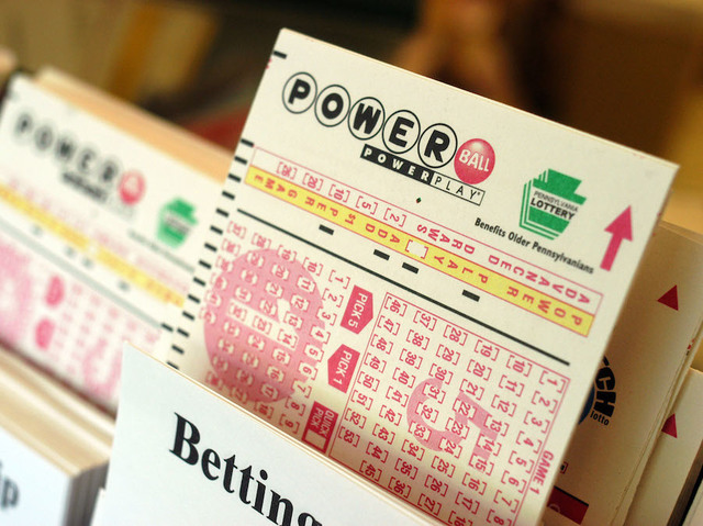 Powerball jackpot climbs to $359 million after no weekend winner