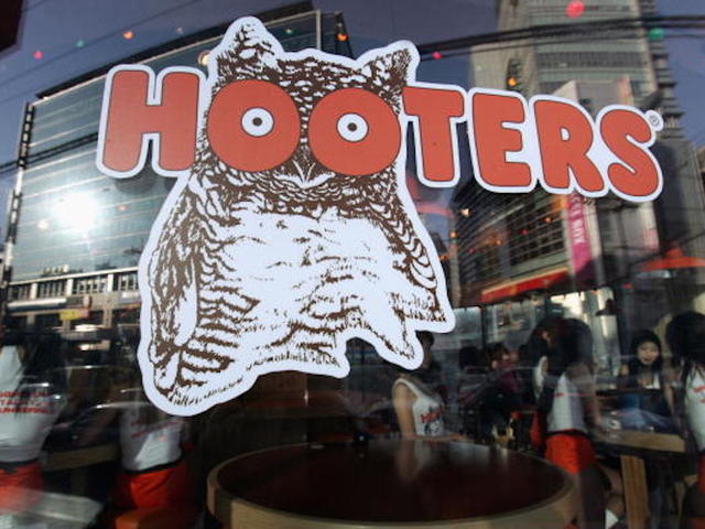 Florida man calls 911, says he needs a ride to Hooters