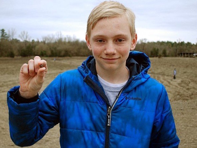 Arkansas teen finds 7.44-carat diamond at state park
