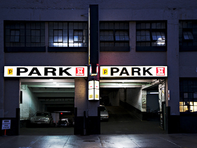 Texas woman gives birth alone in parking garage