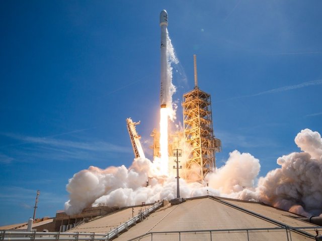 Falcon 9 launch replay from liftoff to landing Falcon 9 launch replay from liftoff to landing