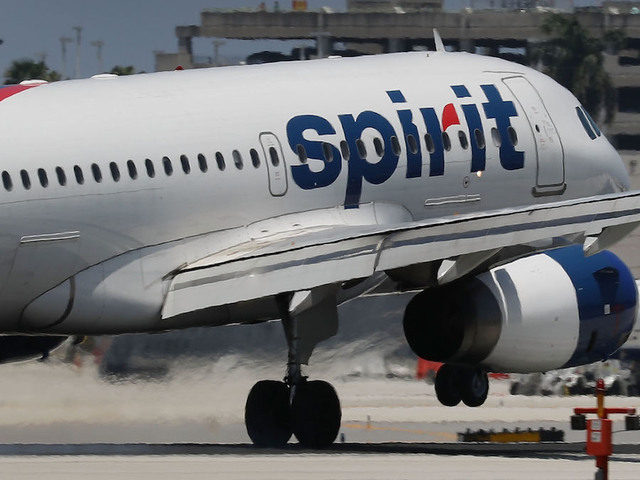 Flight diverted after woman gives birth midair