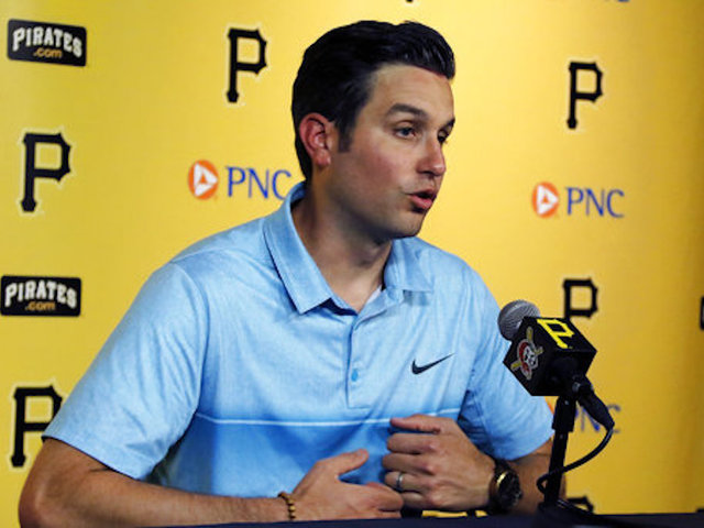 MLB umpire Tumpane rescues woman on bridge