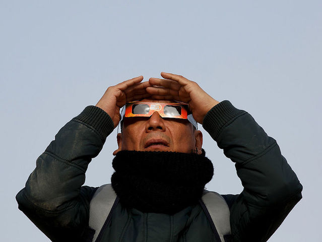 How to avoid buying bogus solar eclipse glasses