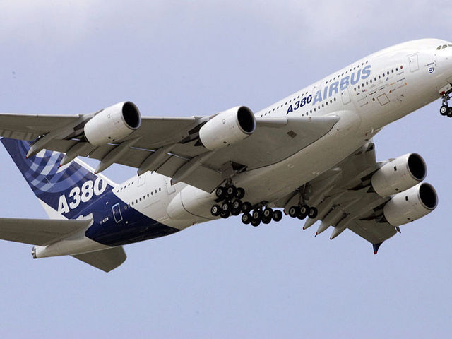 Air France superjumbo engine failure forces emergency landing in Canada