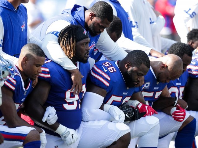 Eagles Safety Malcolm Jenkins Won't Raise Fist During National Anthem Anymore Eagles Safety Malcolm Jenkins Won't Raise Fist During National Anthem Anymore