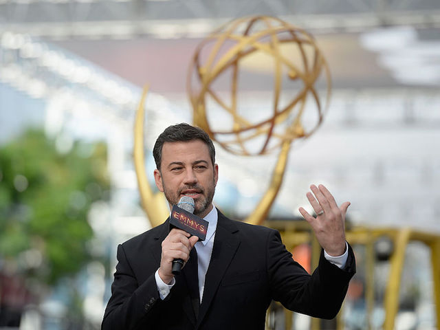 Comedian Jimmy Kimmel seeks to end war of words with Fox News' Sean Hannity