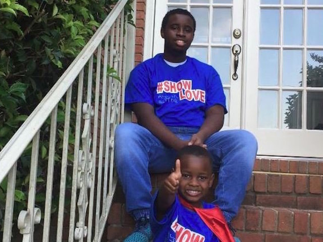 4-year-old in a superhero cape feeds the hungry and homeless