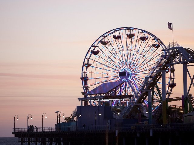 Before you go to an amusement park, read this