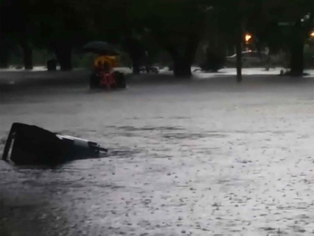 Flash floods strike coastal south Texas, residents urged to seek higher ground