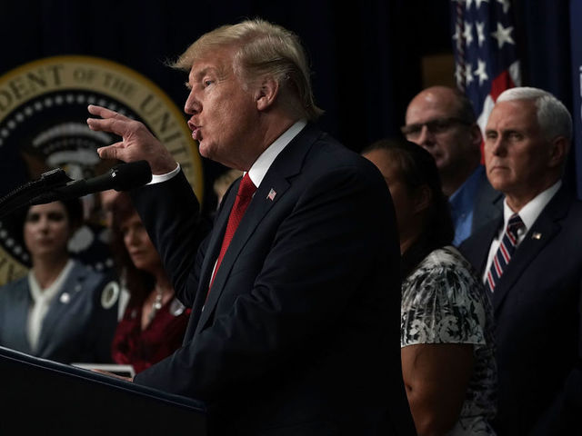 Trump: Deport without 'judges or court cases'