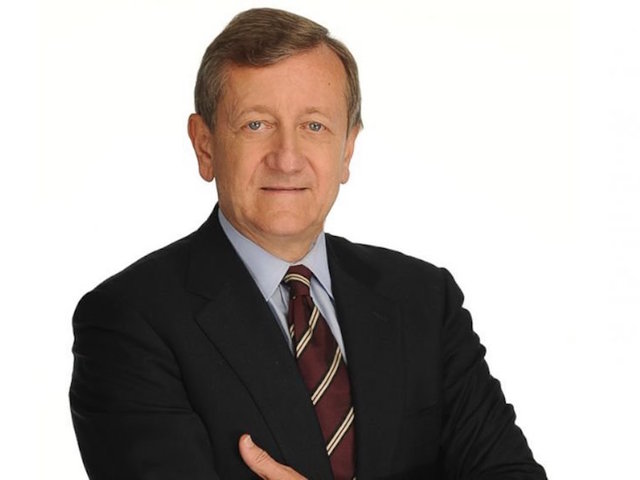 Brian Ross and longtime producer to leave ABC News months after Michael Flynn error