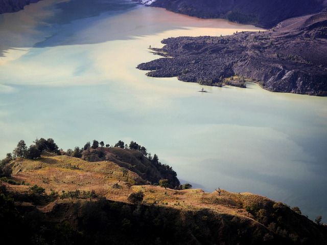 Earthquake kills 14 on tourist island of Lombok in Indonesia