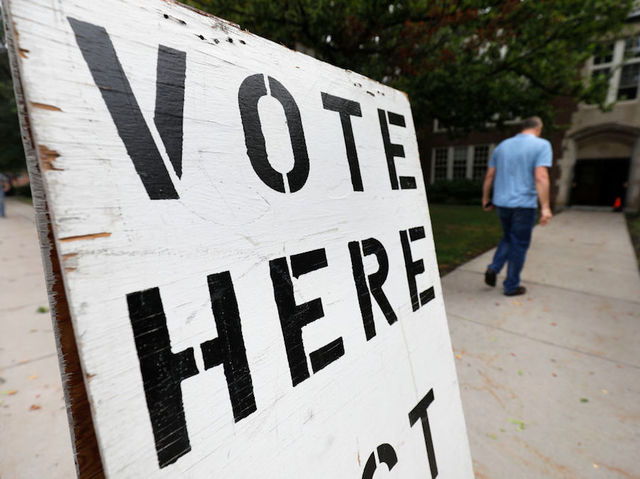 A record 800,000 people registered to vote in a single day