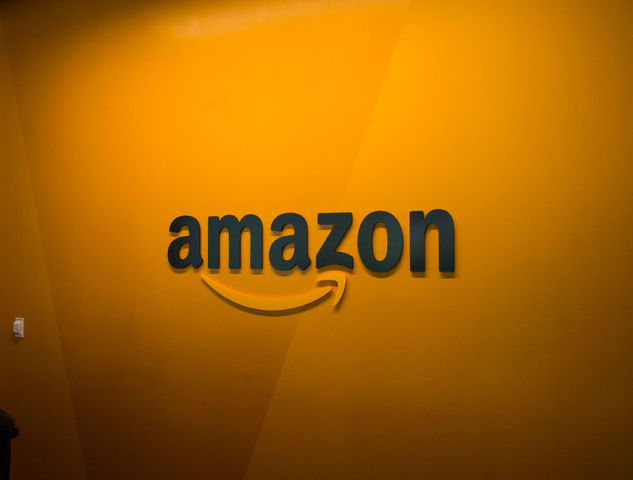 Look out, Apple: Amazon may soon be worth $1 trillion, too