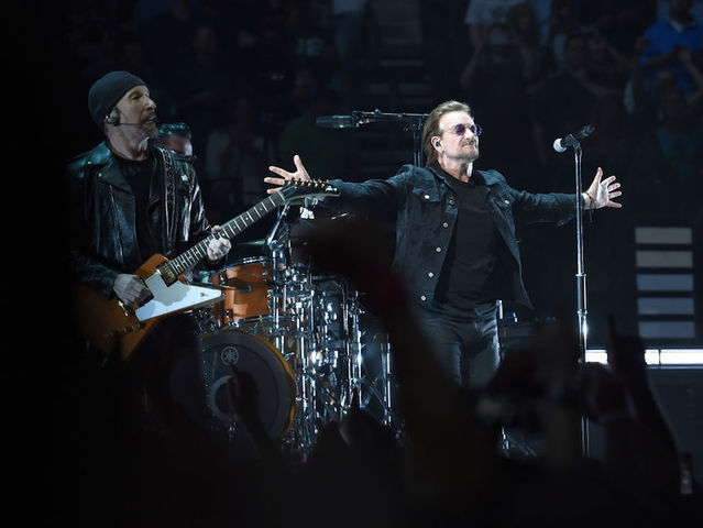 U2's Bono suffers 'complete loss of voice' at Berlin gig