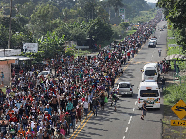 Migrant caravan resumes march north from Mexico-Guatemala border
