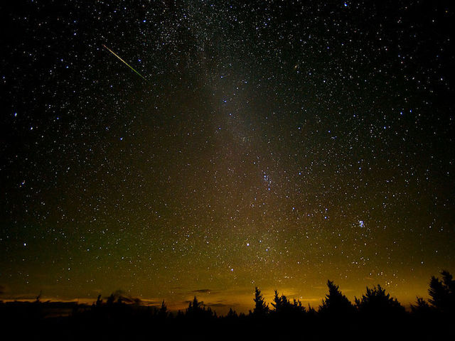 Pilots report seeing 'very fast' UFO above Ireland